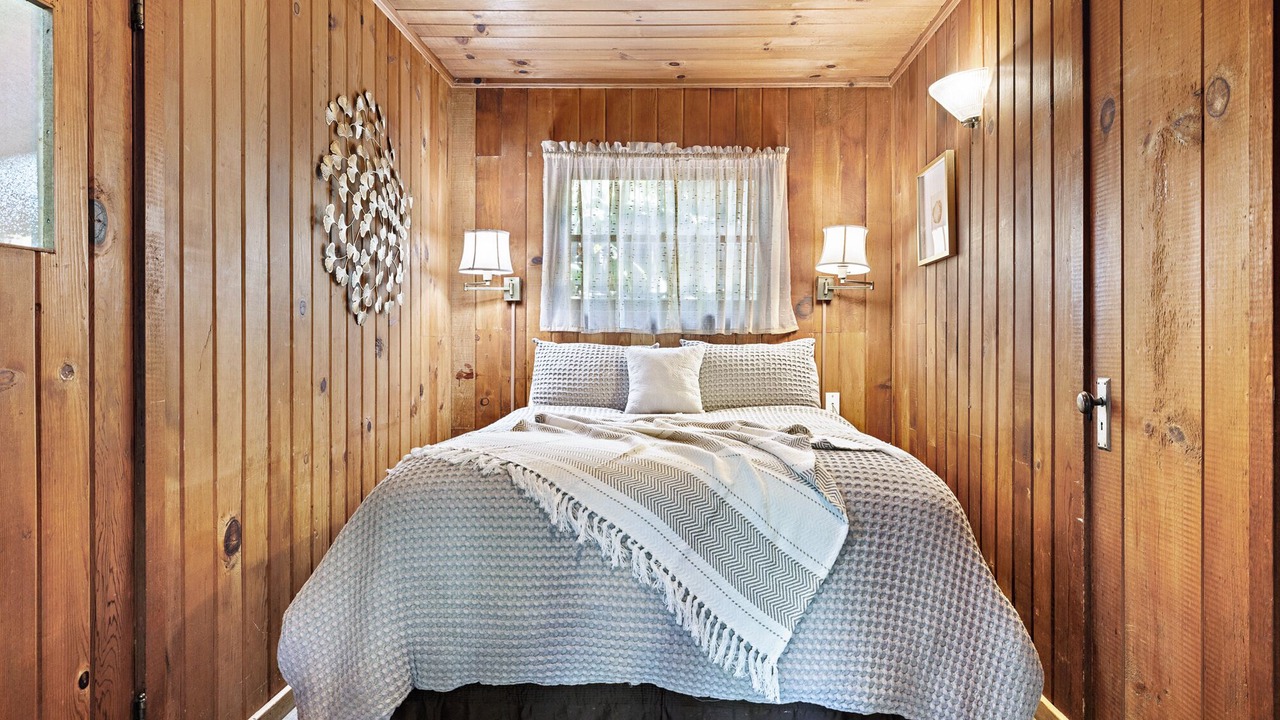 Photo of Bedroom in Three Rivers