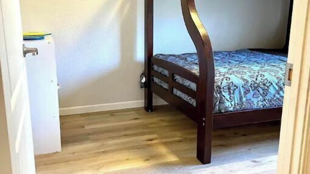 Photo of Bedroom in Groveland