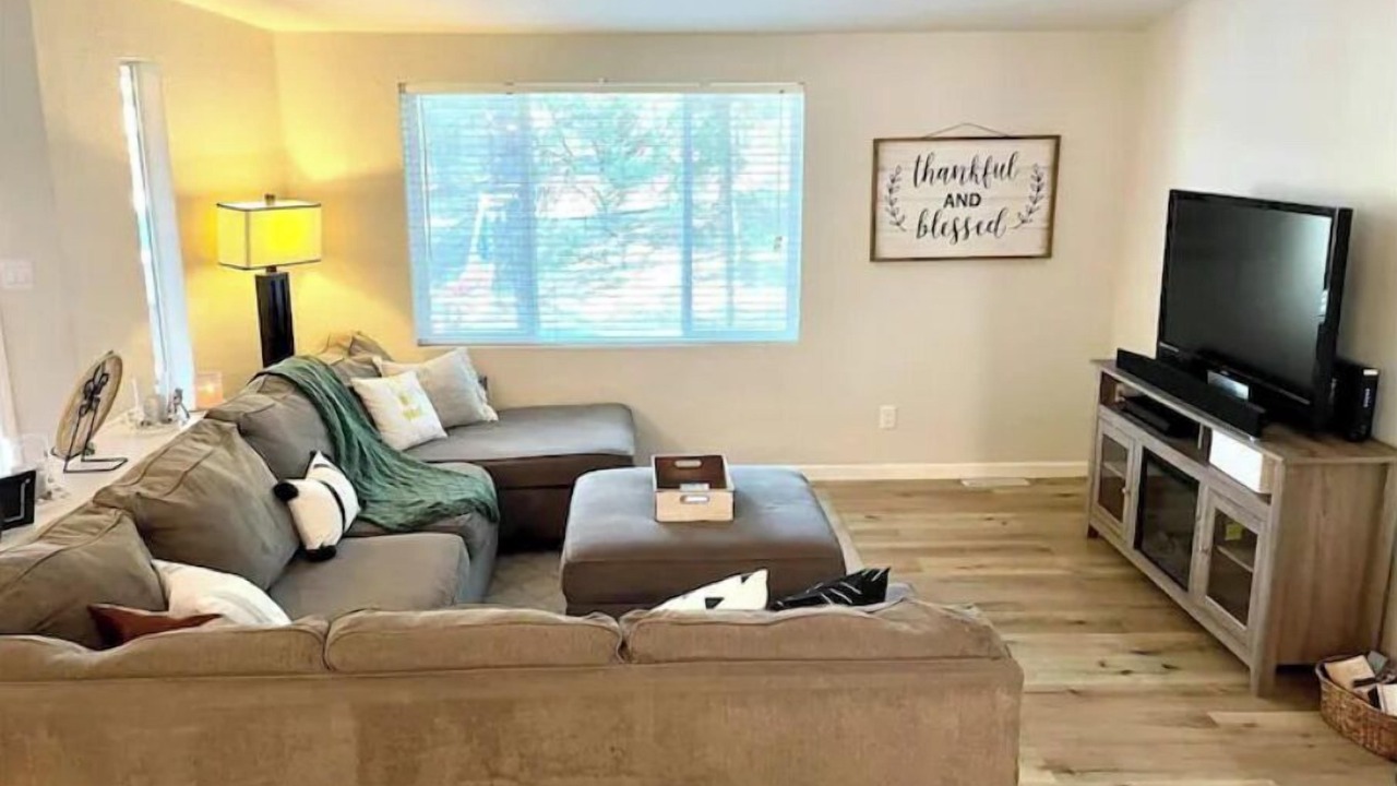 Photo of Livingroom in Groveland