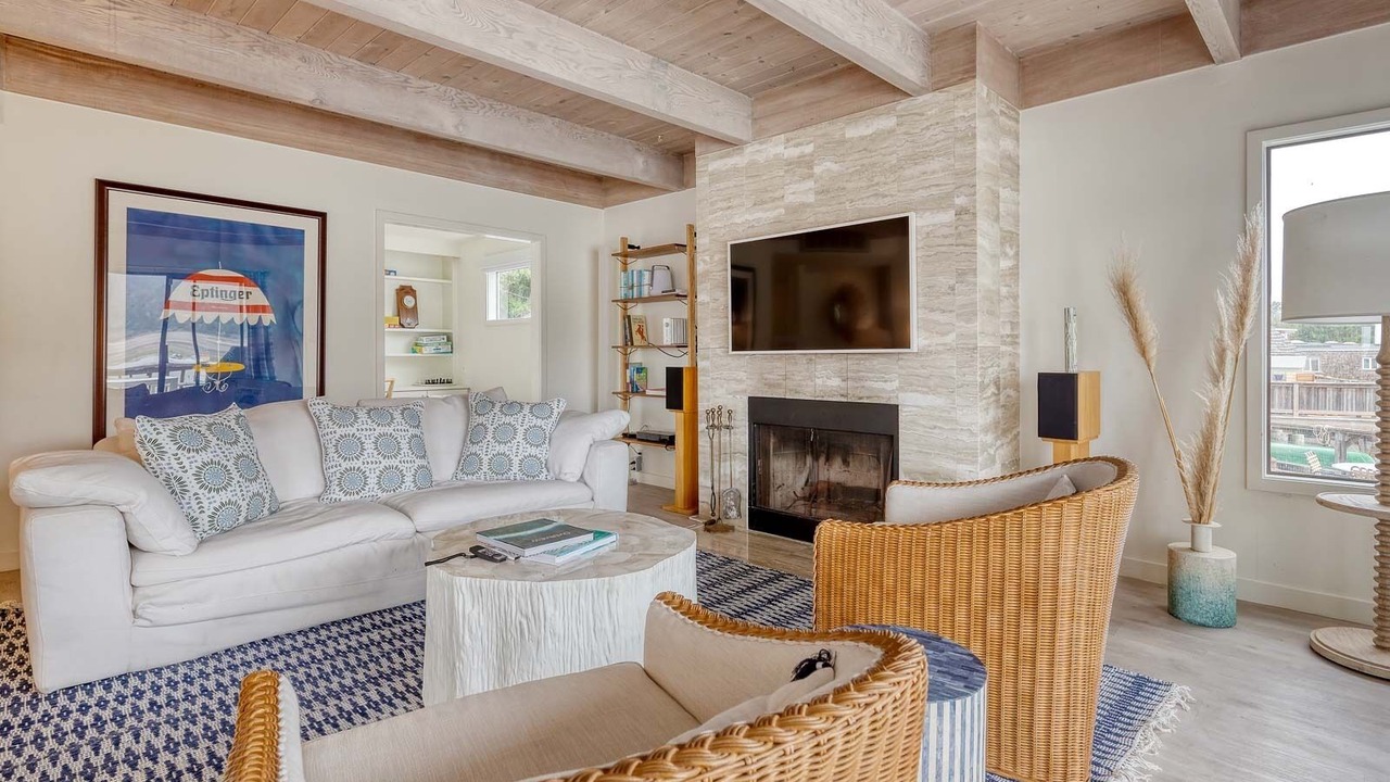 Photo of Livingroom in Bolinas