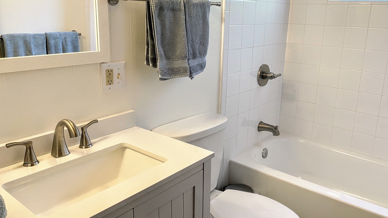 Photo of Bathroom in Mi-Wuk Village