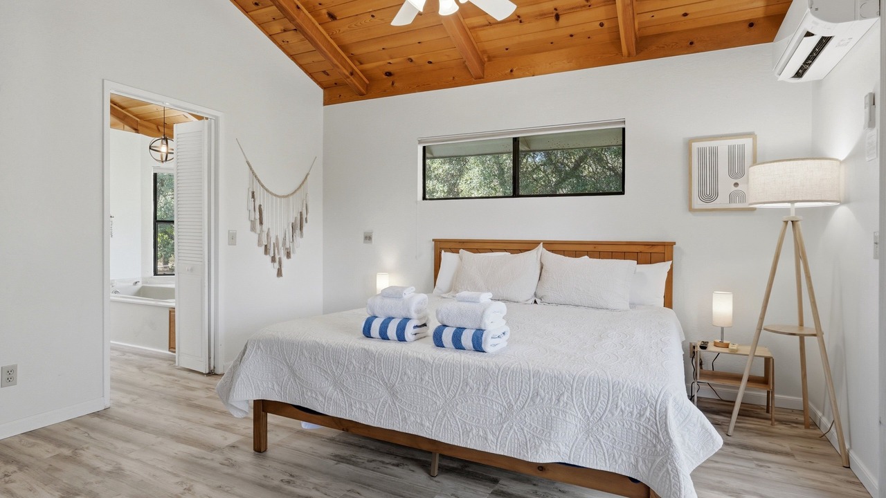 Photo of Bedroom in Oakhurst