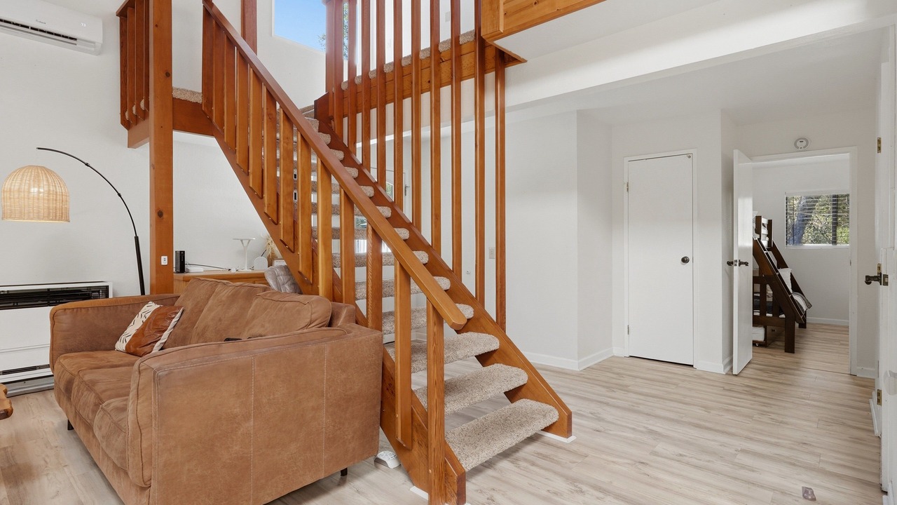 Photo of Livingroom in Oakhurst