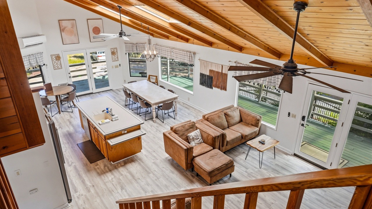 Photo of Livingroom in Oakhurst