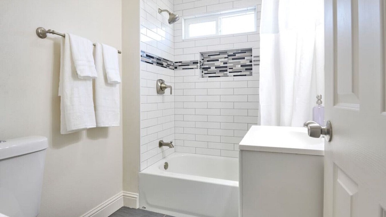 Photo of Bathroom in Raisin