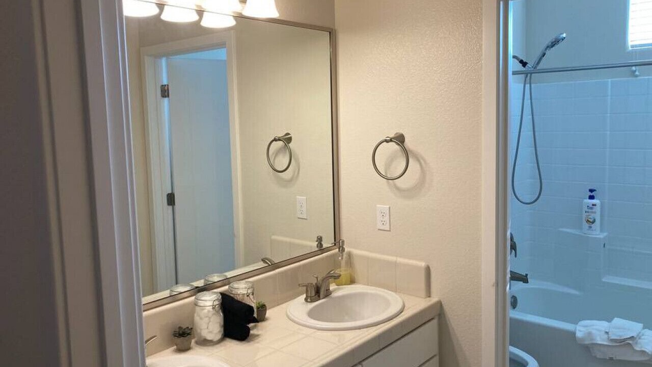 Photo of Bathroom in Raisin