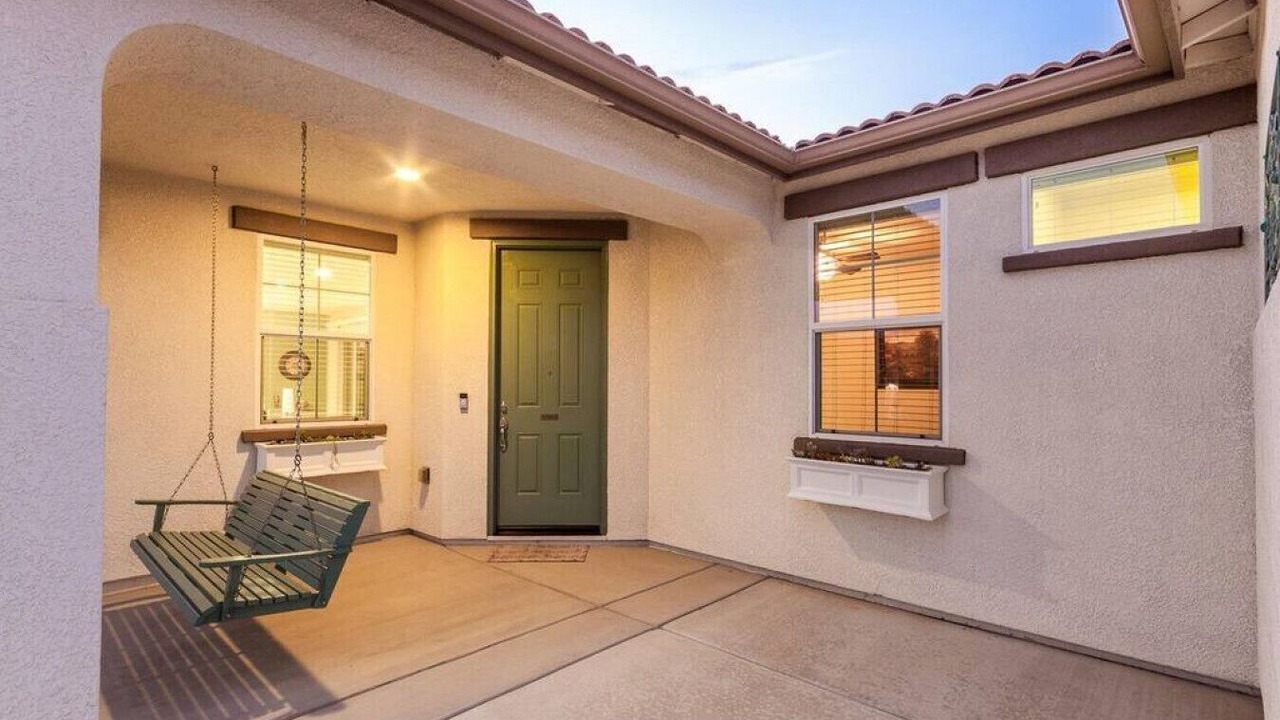 Photo of Outdoor in Raisin