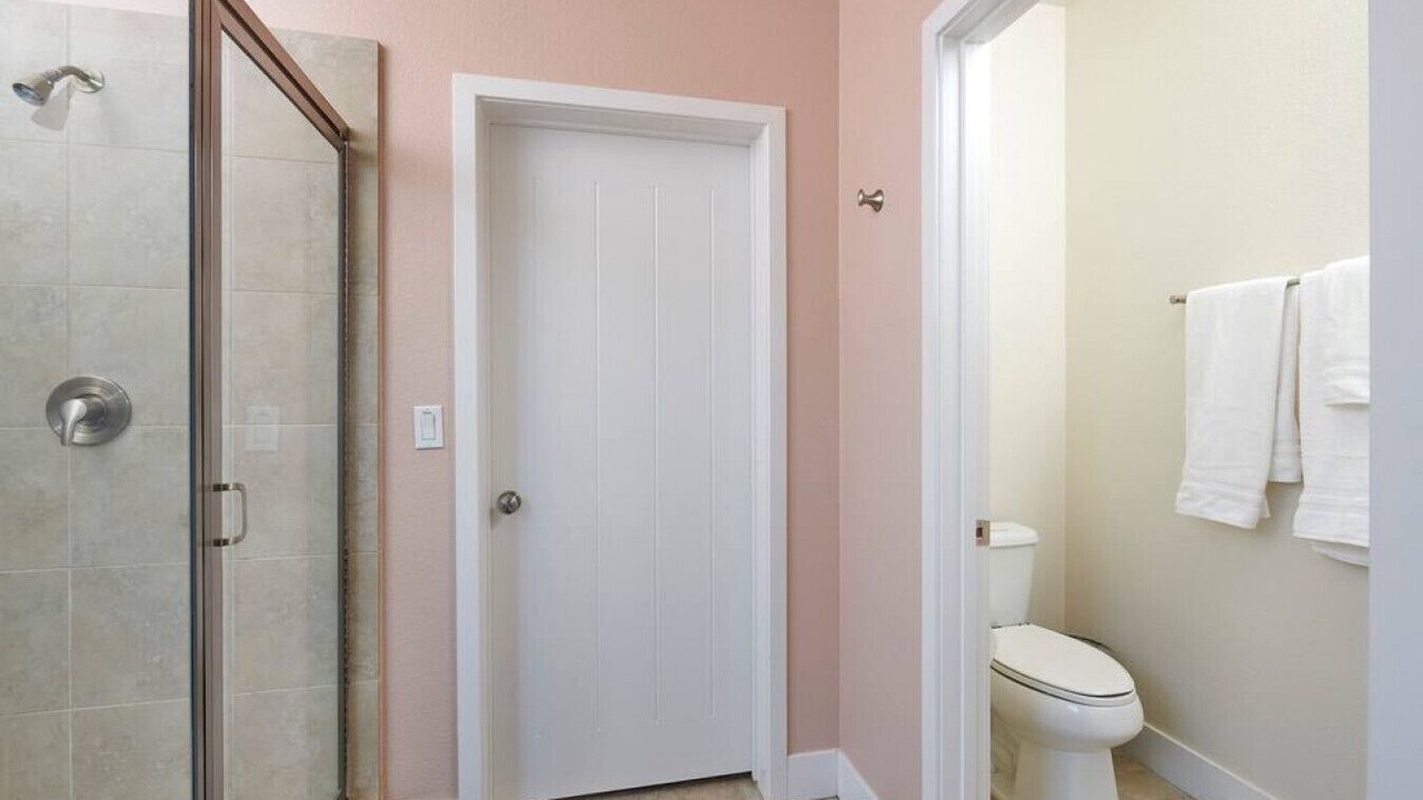 Photo of Bathroom in Raisin