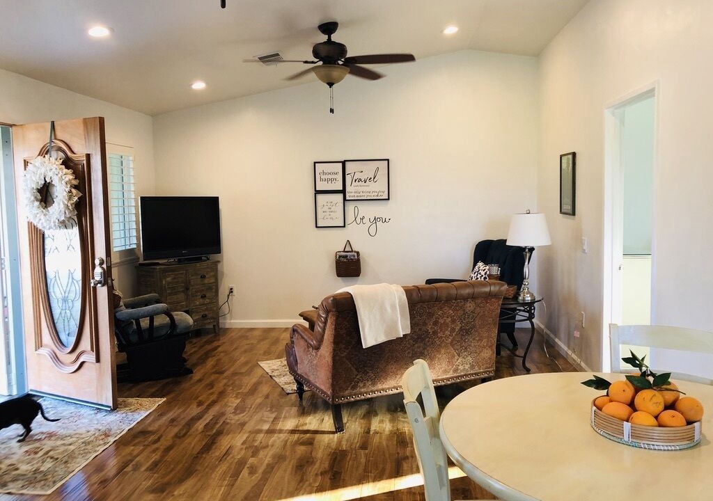 Photo of Livingroom in Exeter