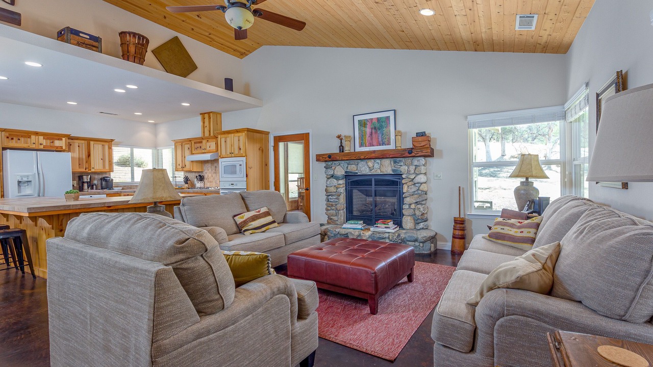 Photo of Livingroom in Three Rivers