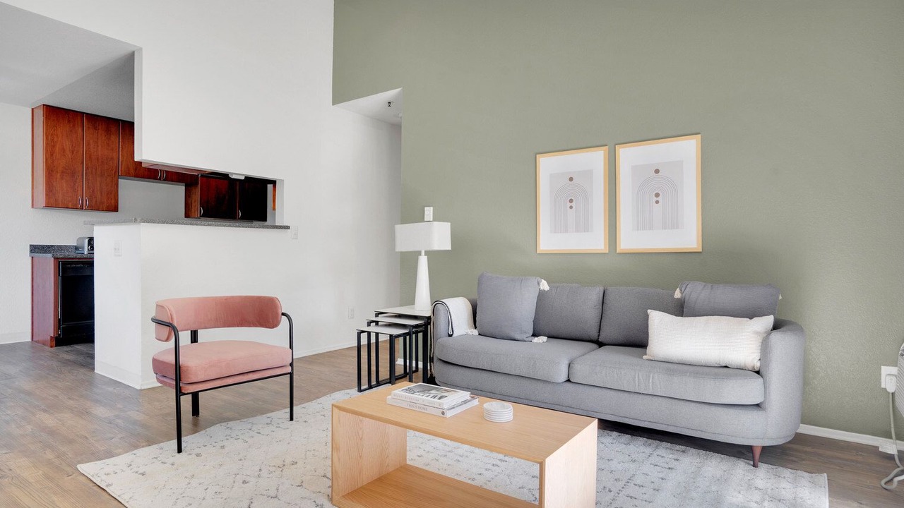 Photo of Livingroom in Shoreline West
