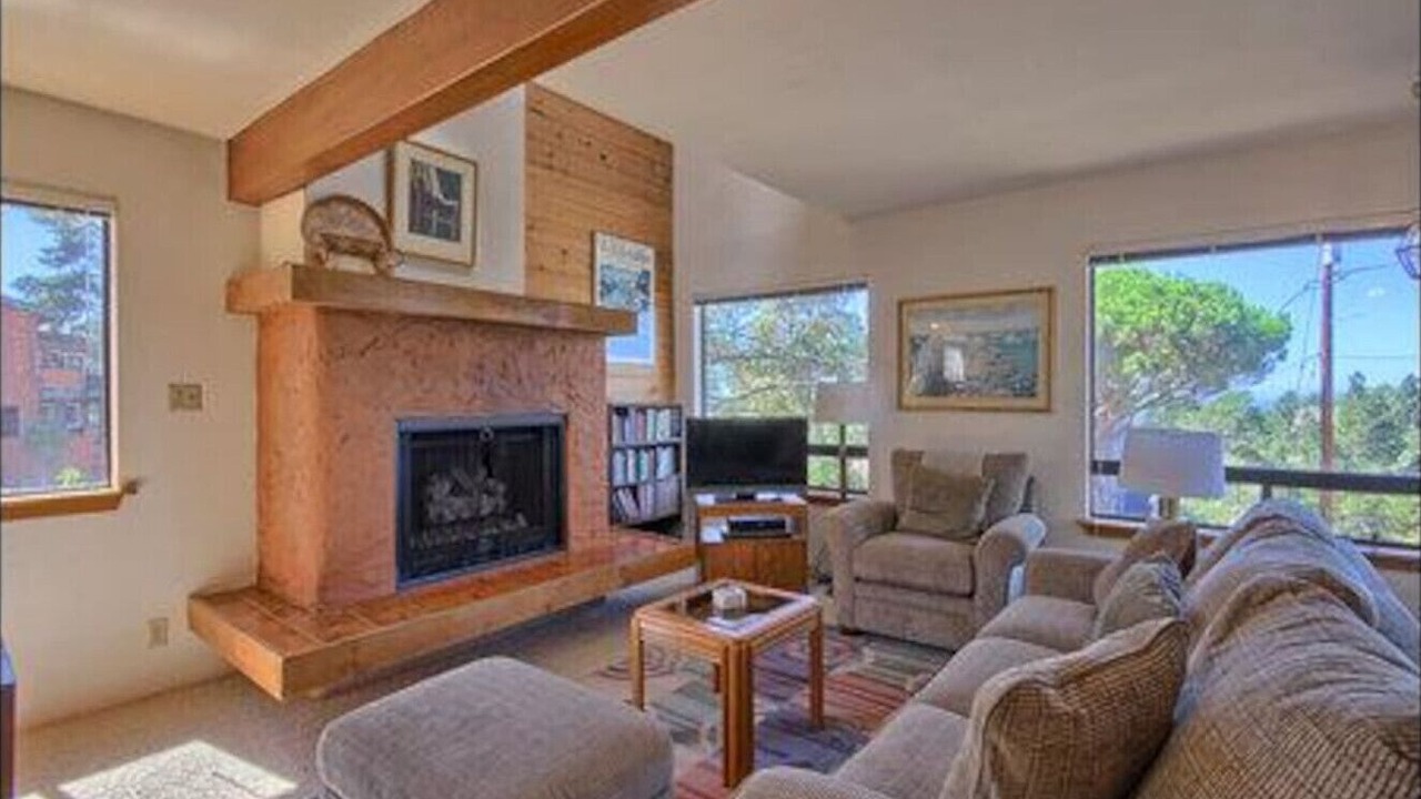 Photo of Livingroom in Lodge Hill