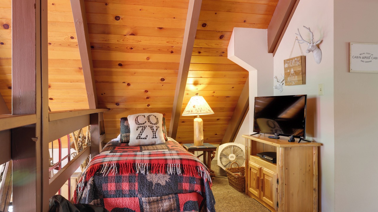 Photo of Bedroom in Mi-Wuk Village