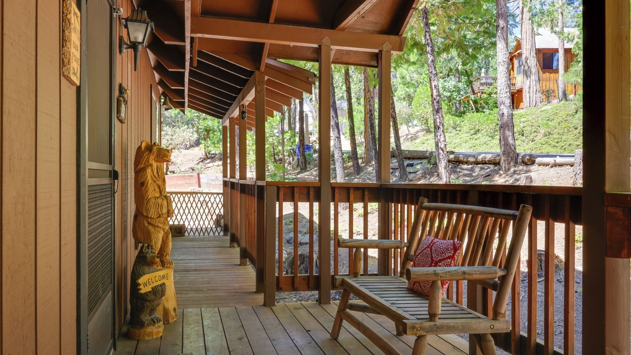 Photo of Patio Balcony in Mi-Wuk Village