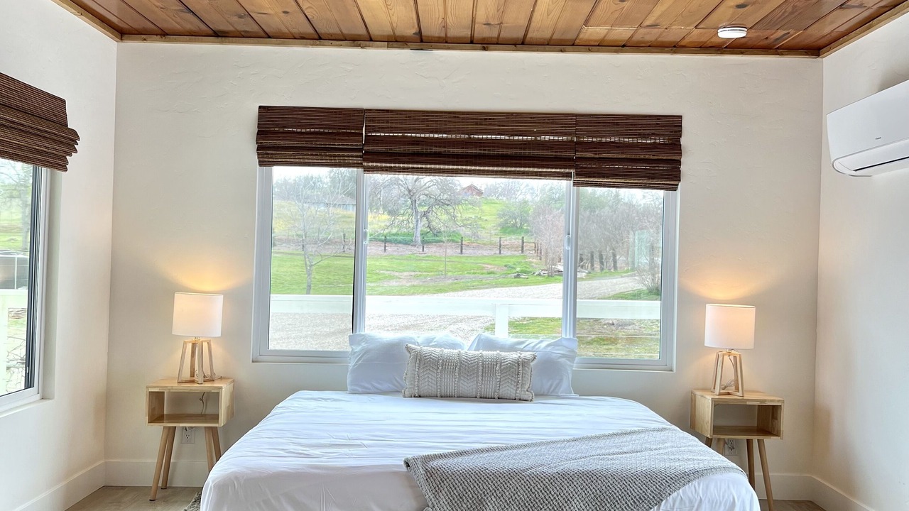 Photo of Bedroom in Raisin