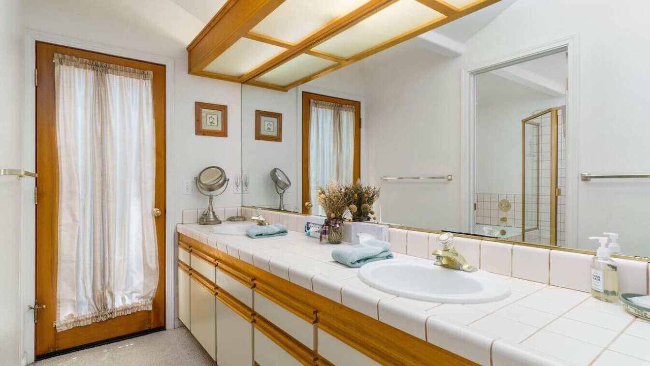 Photo of Bathroom in Marine Terrace