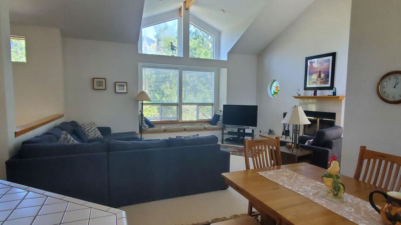 Photo of Livingroom in Marine Terrace