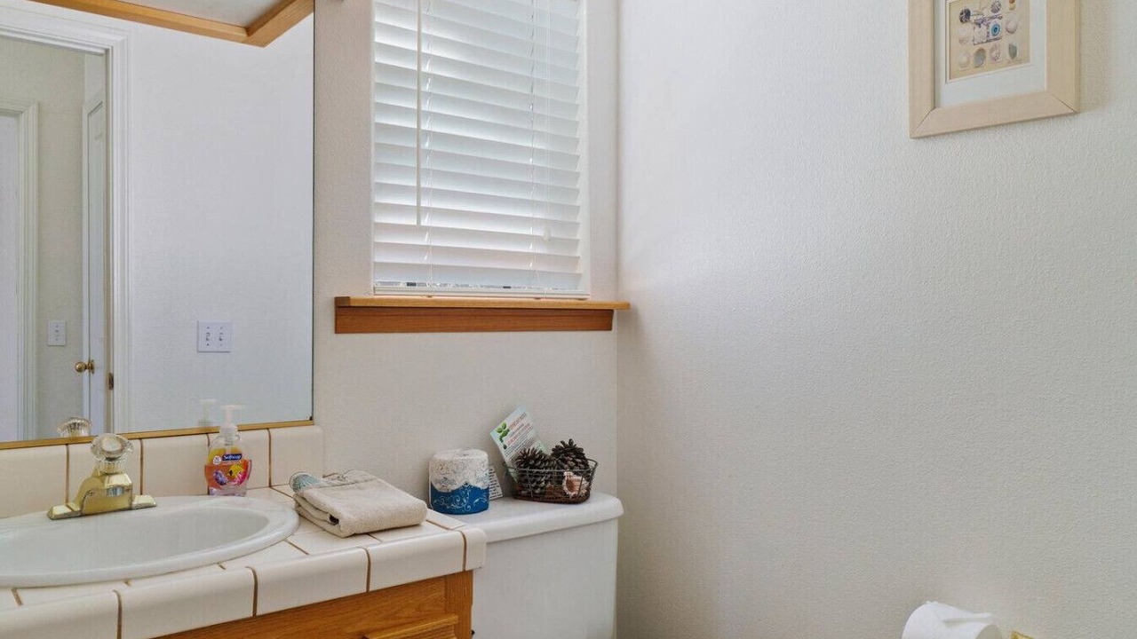 Photo of Bathroom in Marine Terrace