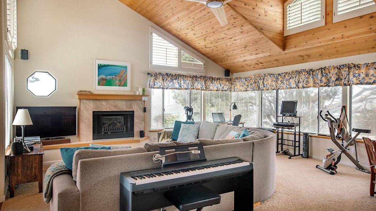 Photo of Livingroom in Marine Terrace