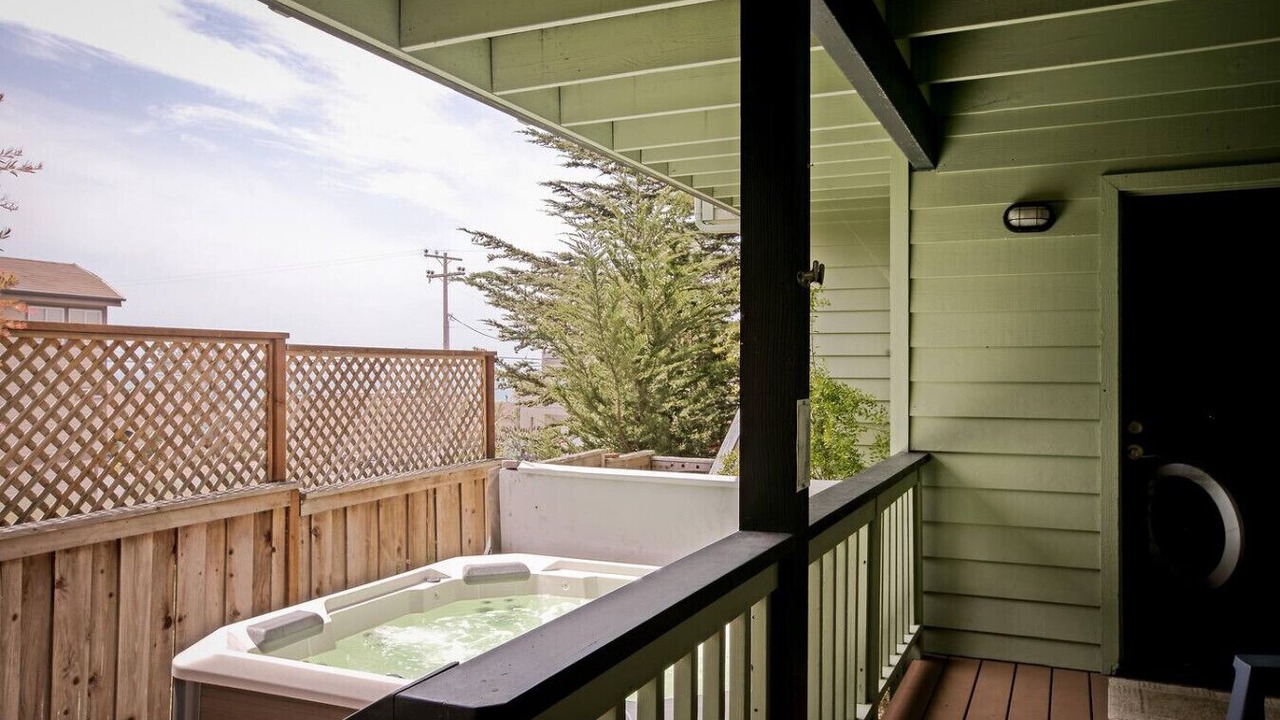 Photo of Patio Balcony in Marine Terrace