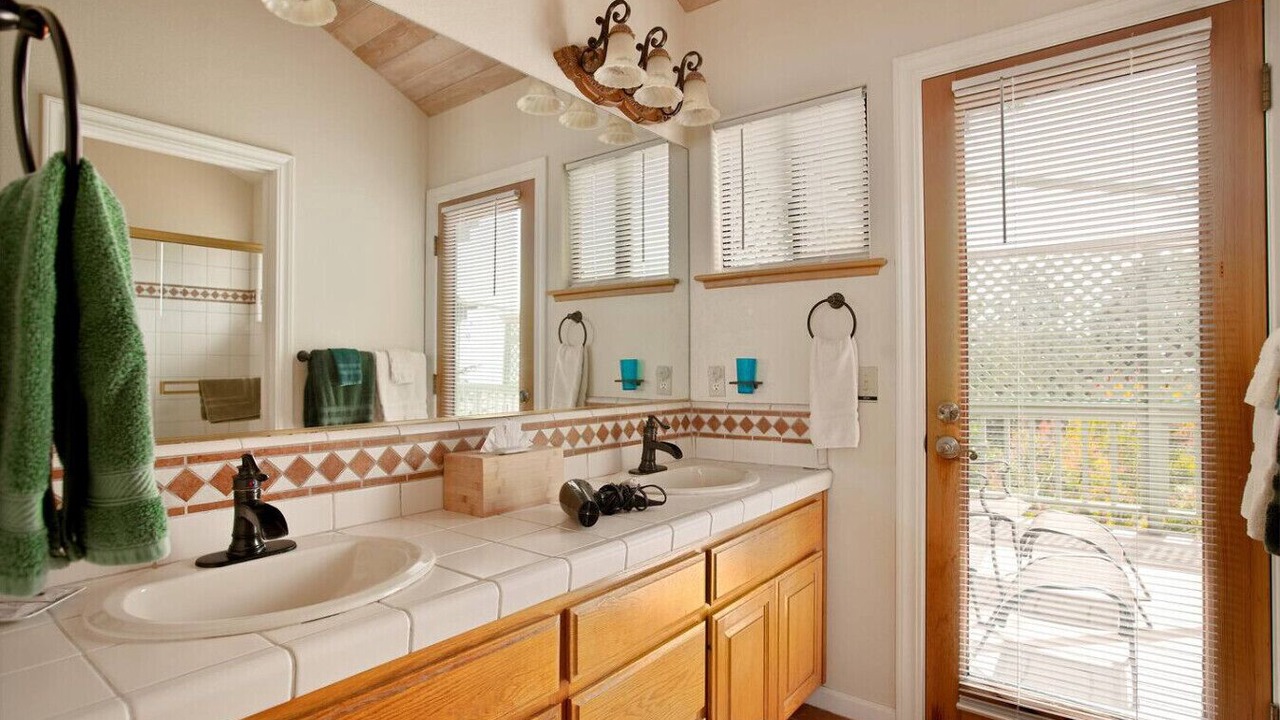 Photo of Bathroom in Marine Terrace
