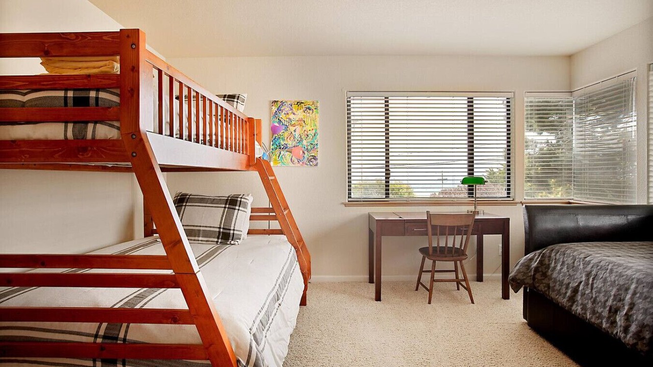 Photo of Bedroom in Marine Terrace