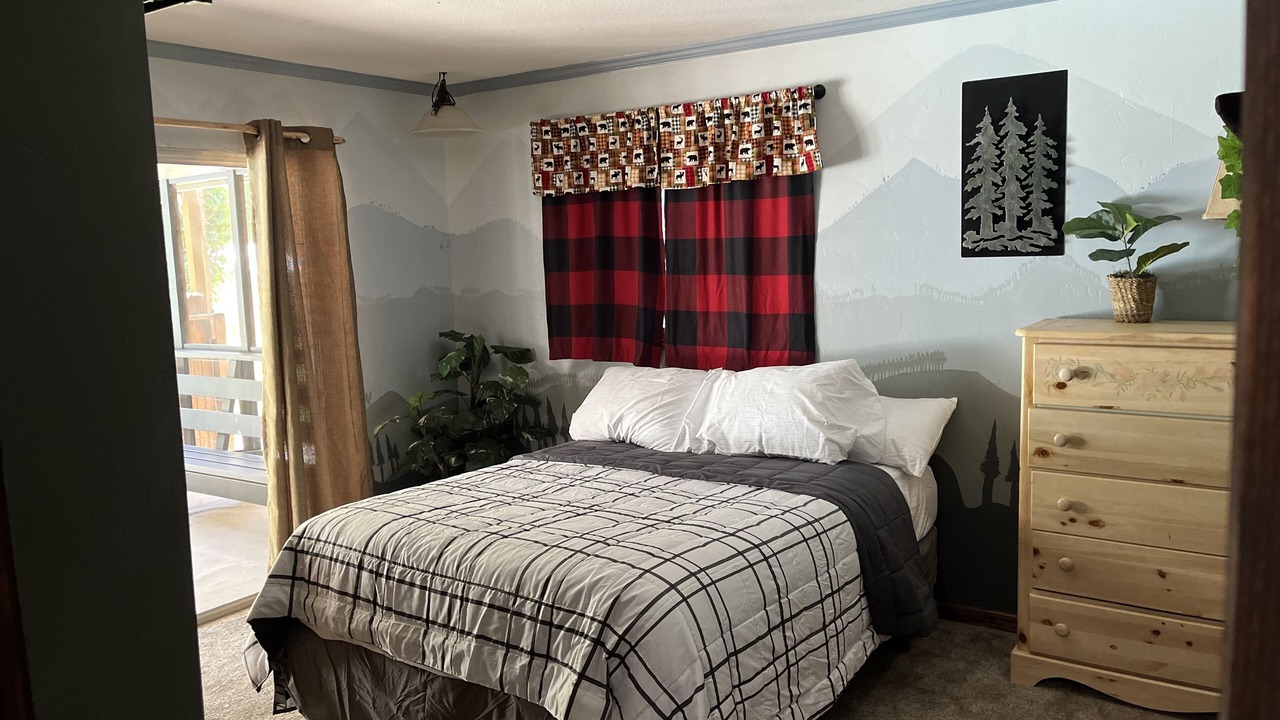 Photo of Bedroom in Willow Creek