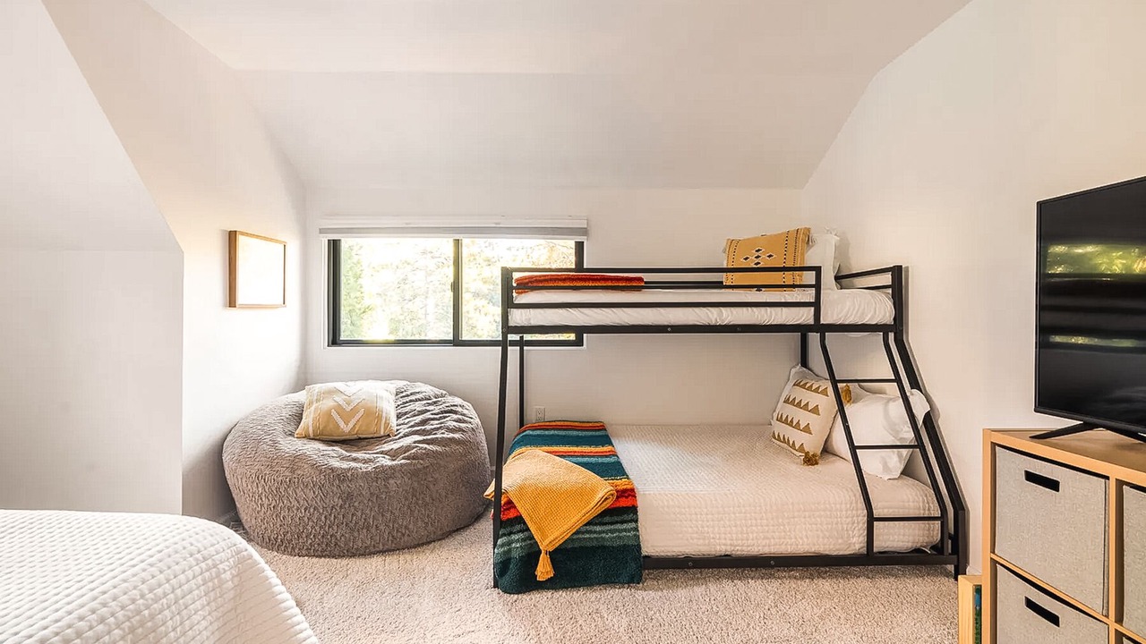 Photo of Bedroom in Cedar Glen