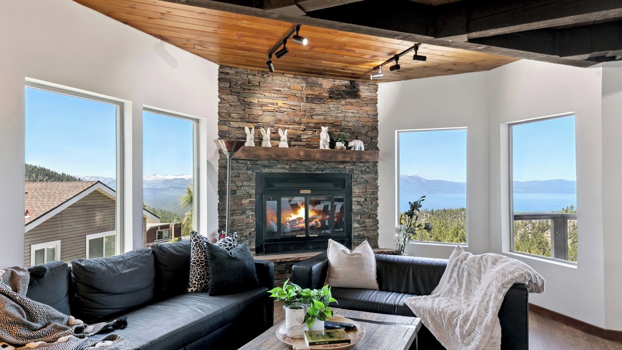 Photo of Livingroom in Tahoe Village