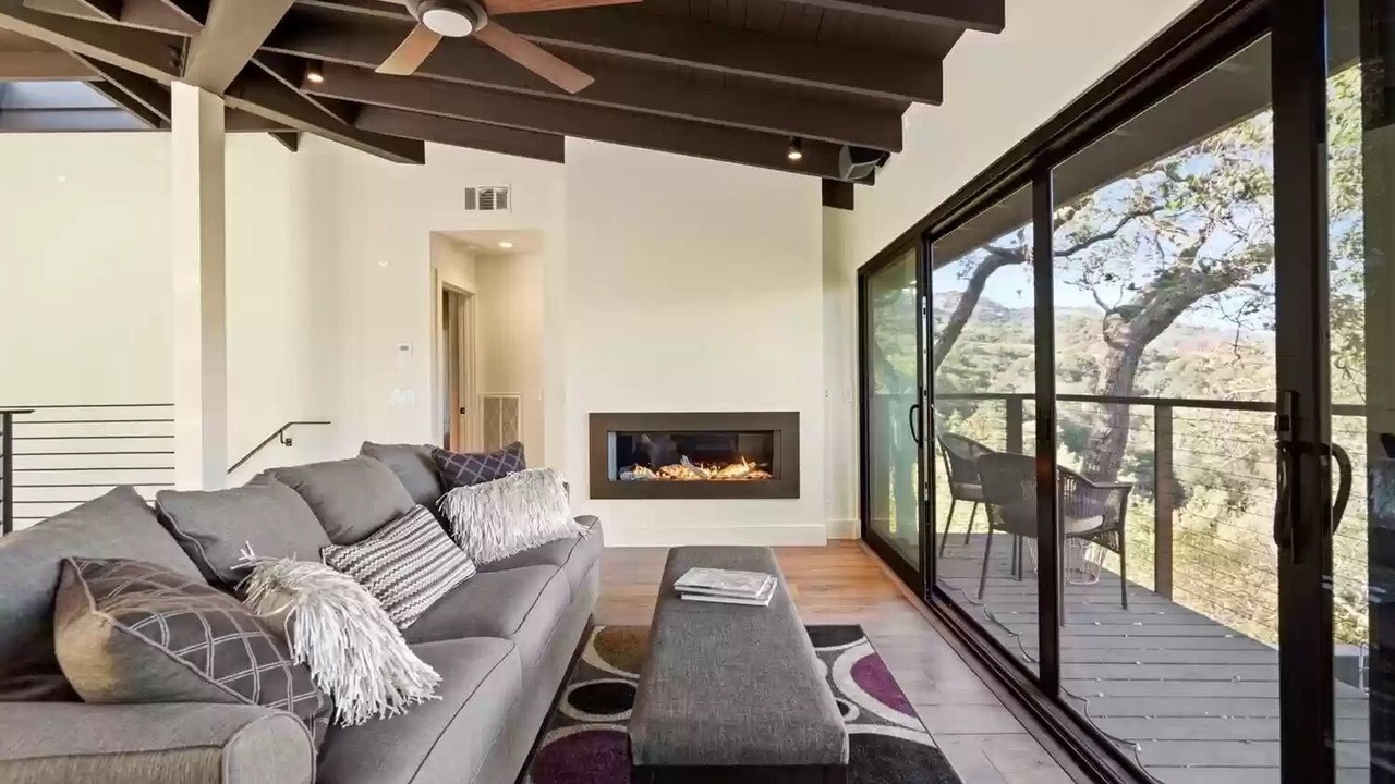 Photo of Livingroom in Napa