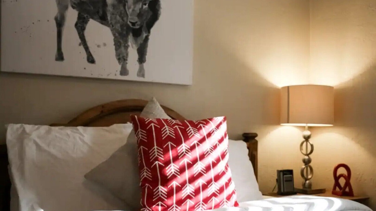 Photo of Bedroom in Al Tahoe