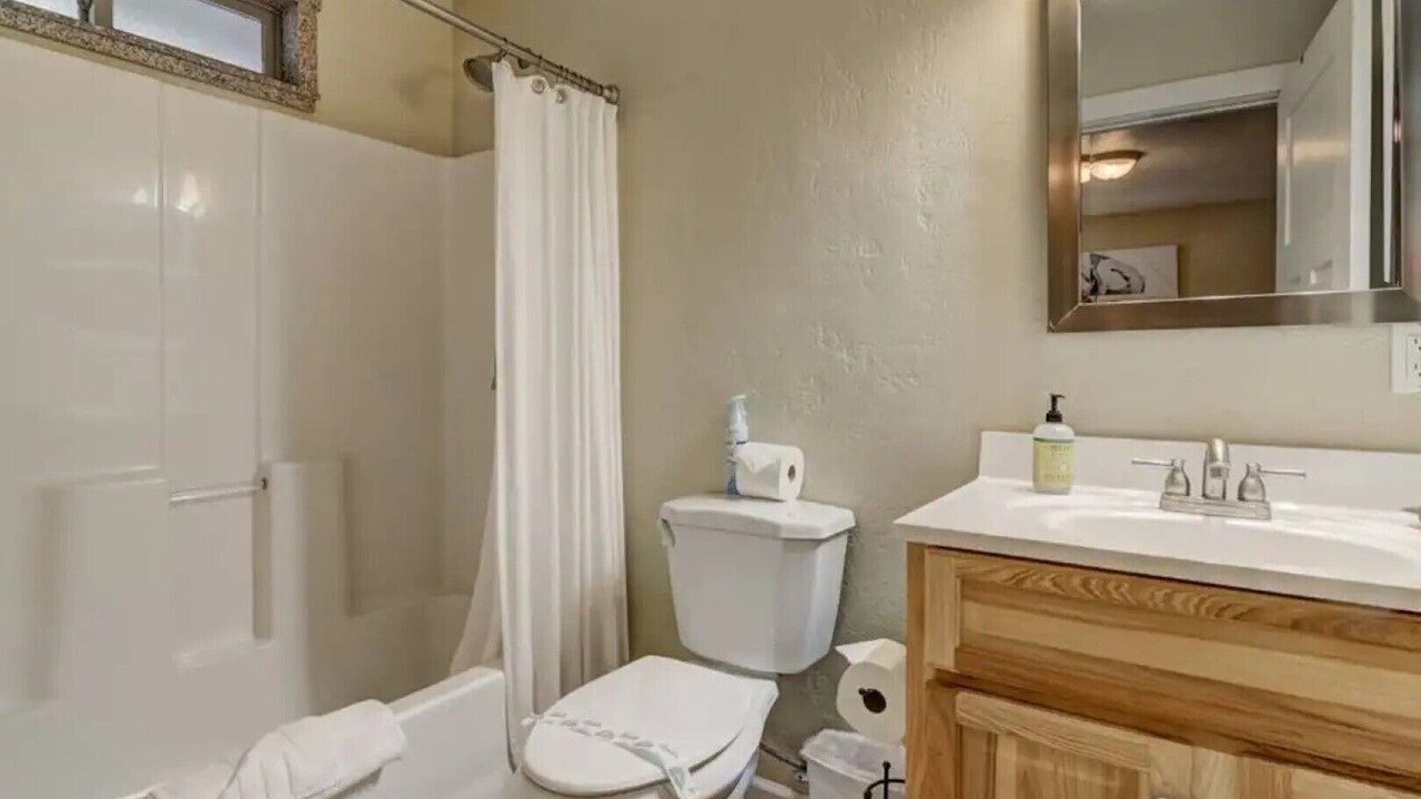Photo of Bathroom in Al Tahoe