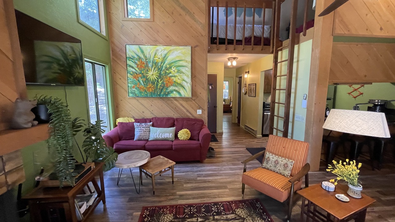 Photo of Livingroom in Shaver Lake