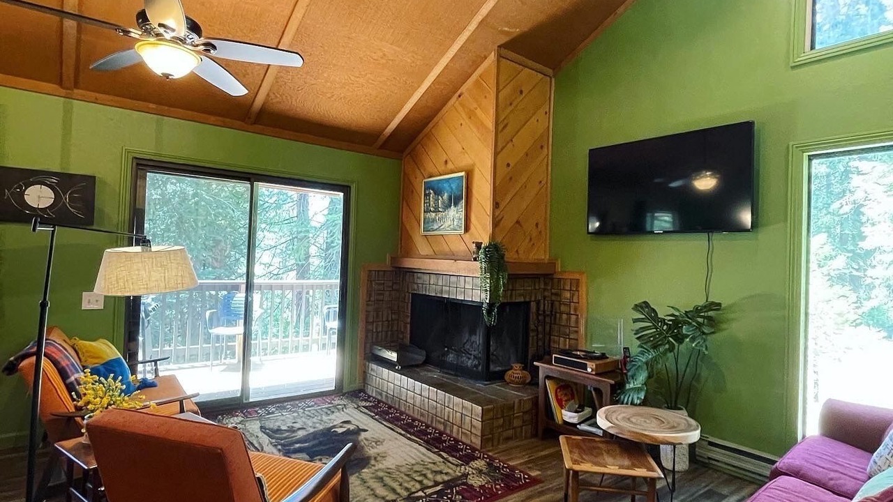 Photo of Livingroom in Shaver Lake