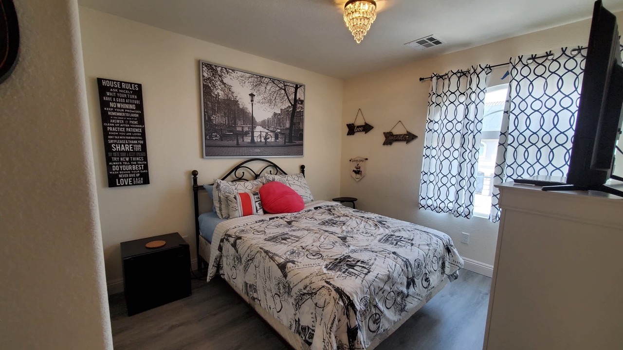 Photo of Bedroom in Arden
