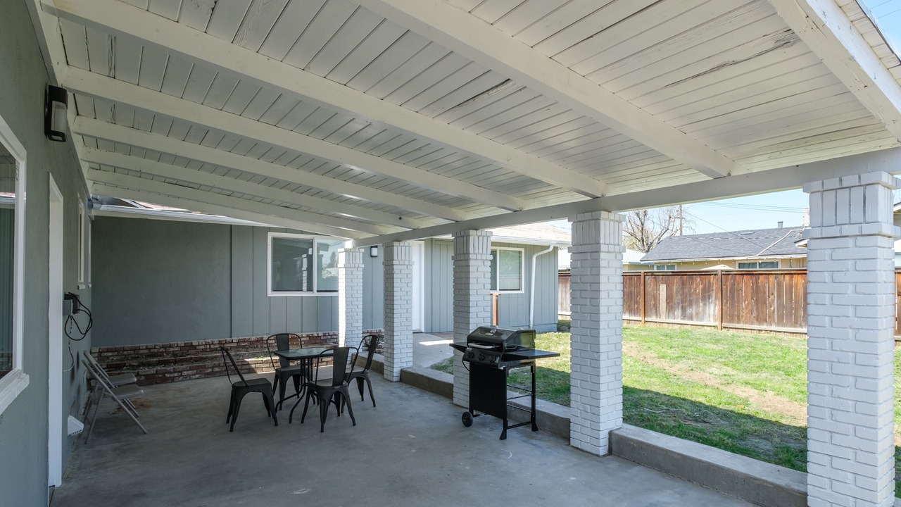 Photo of Outdoor in Raisin