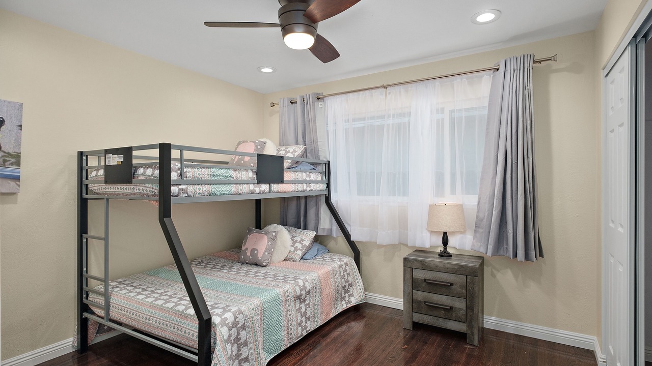 Photo of Bedroom in Raisin