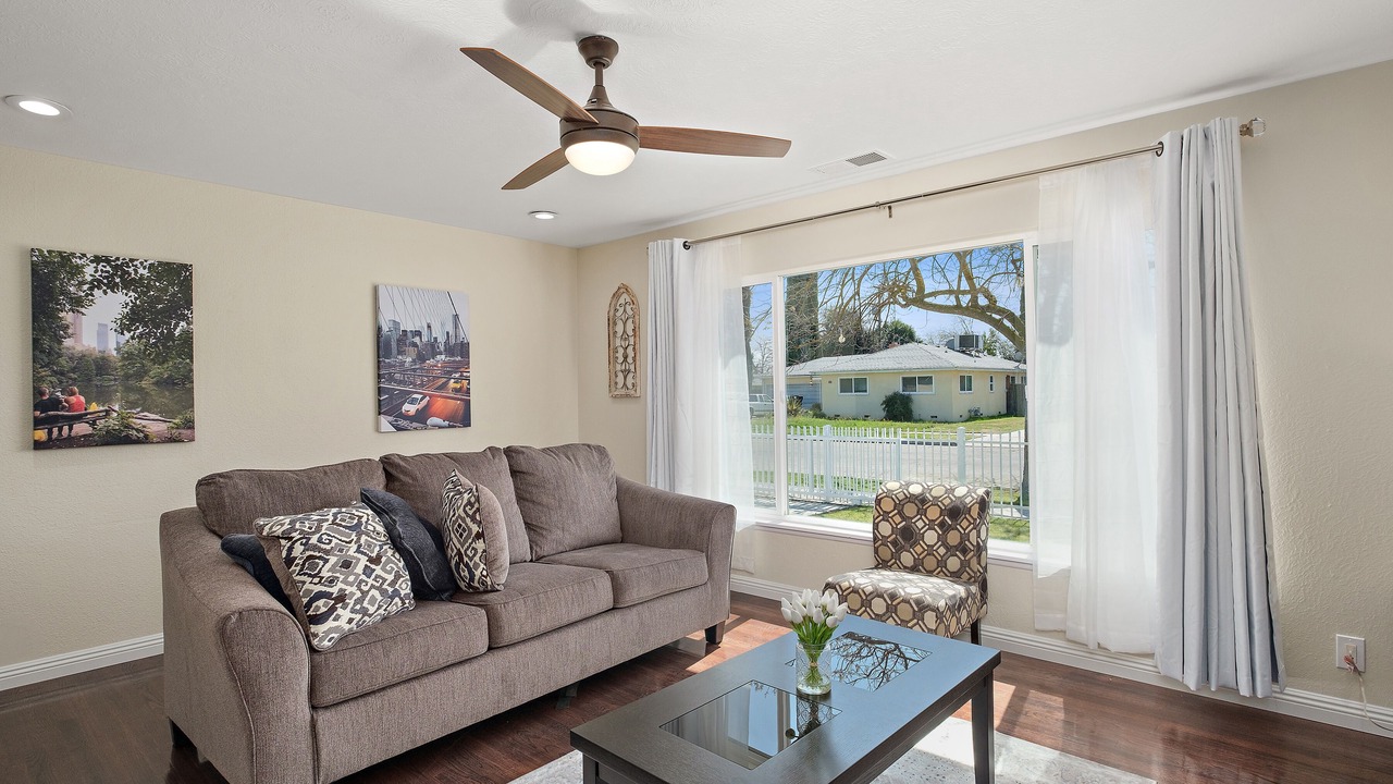 Photo of Livingroom in Raisin