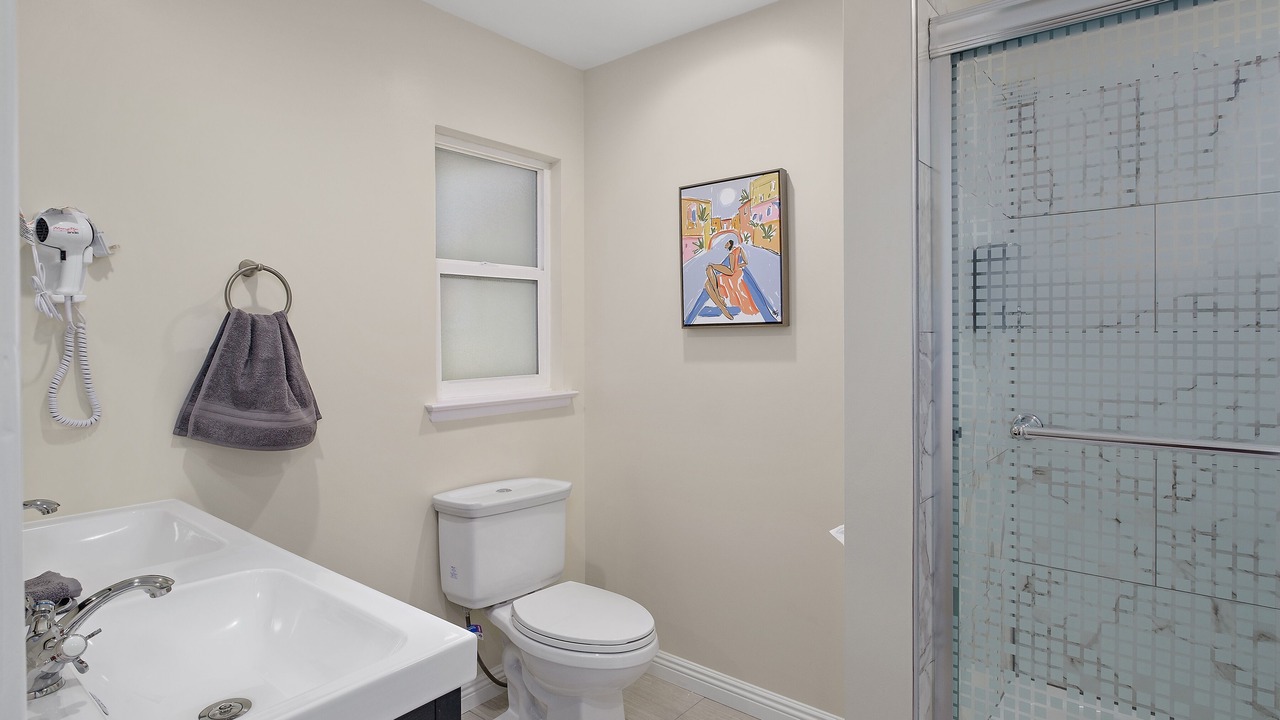 Photo of Bathroom in Raisin