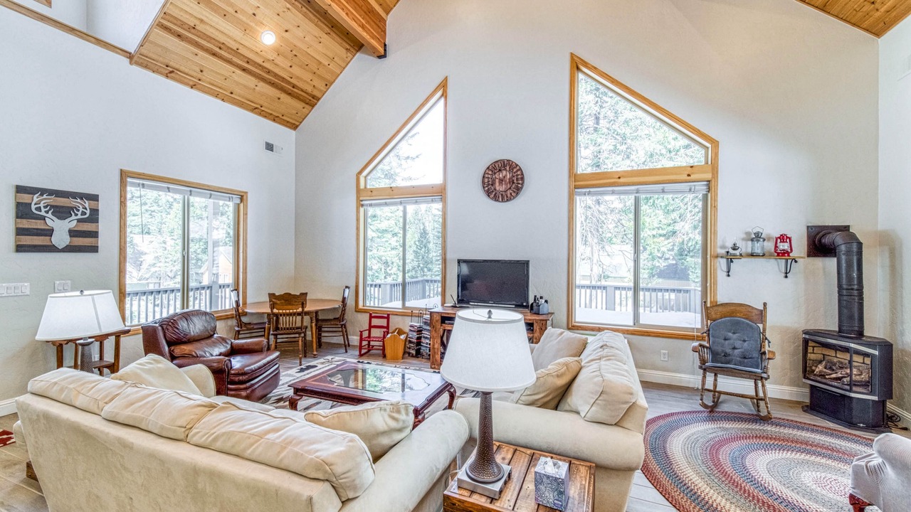 Photo of Livingroom in Sierra Cedars