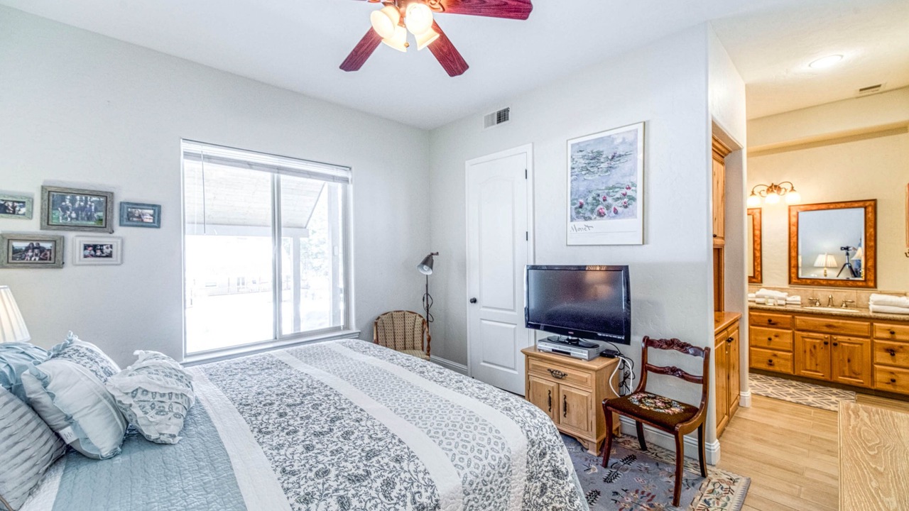 Photo of Bedroom in Sierra Cedars