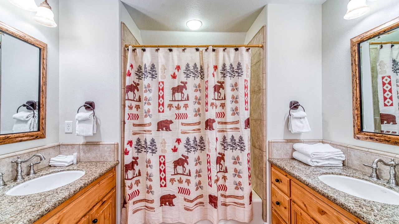 Photo of Bathroom in Sierra Cedars