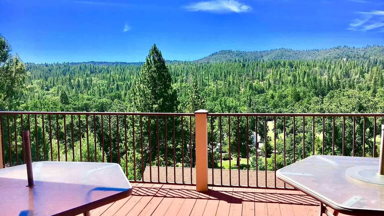 Photo of Outdoor in Groveland