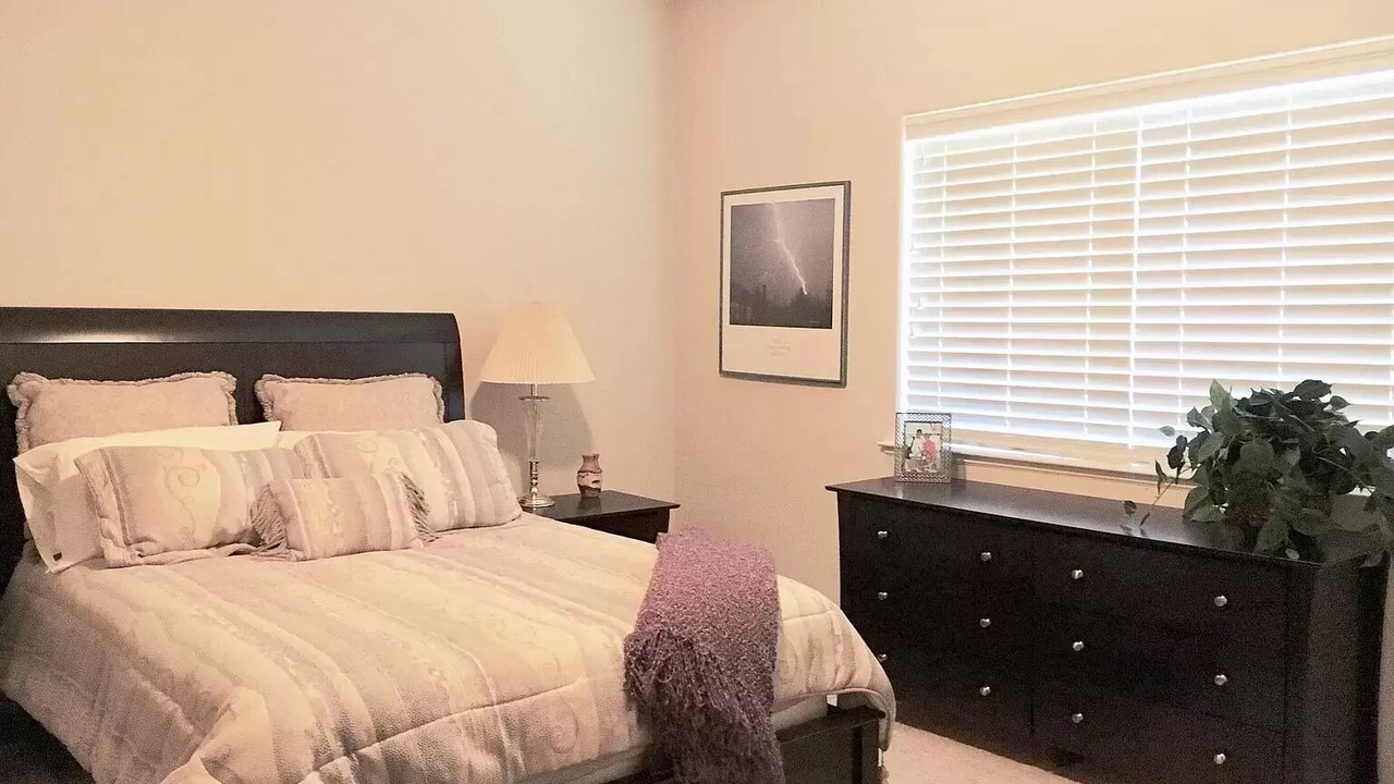 Photo of Bedroom in Groveland