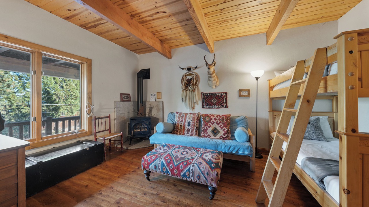 Photo of Livingroom in Tahoma