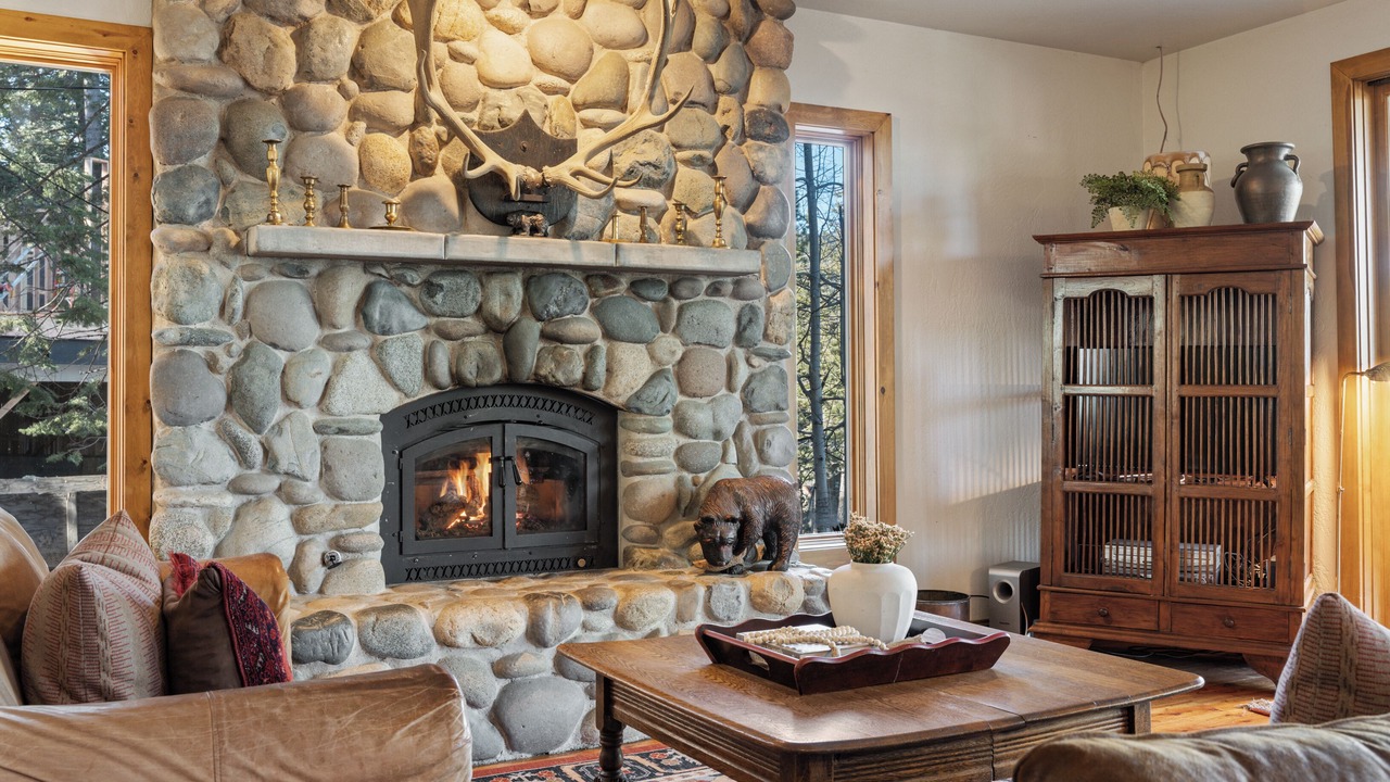 Photo of Livingroom in Tahoma