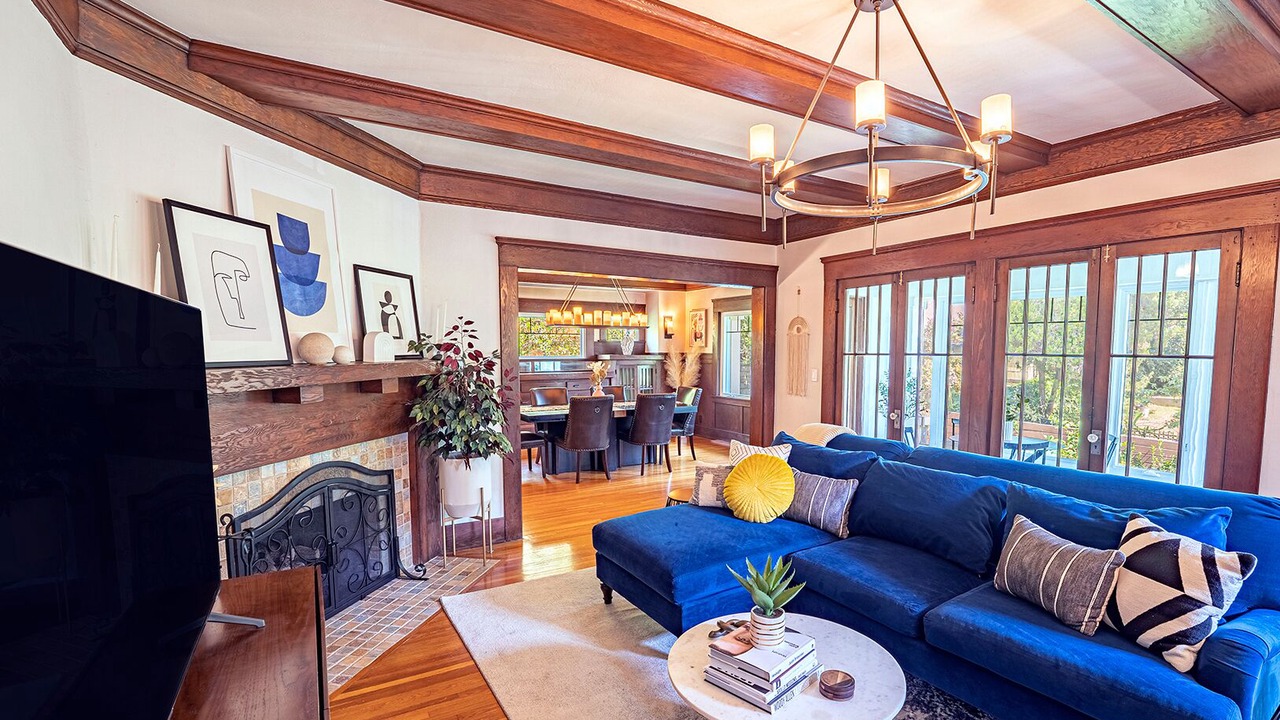 Photo of Livingroom in Hollywood Heights