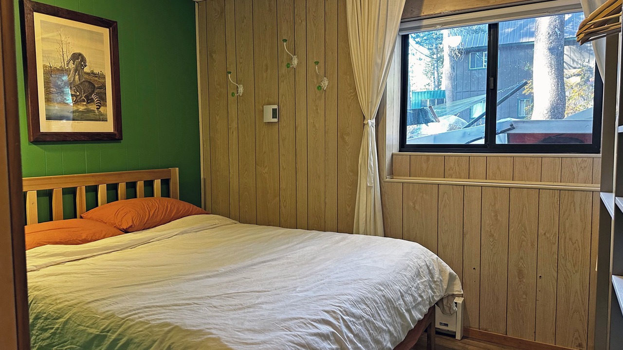 Photo of Bedroom in Serene Lakes