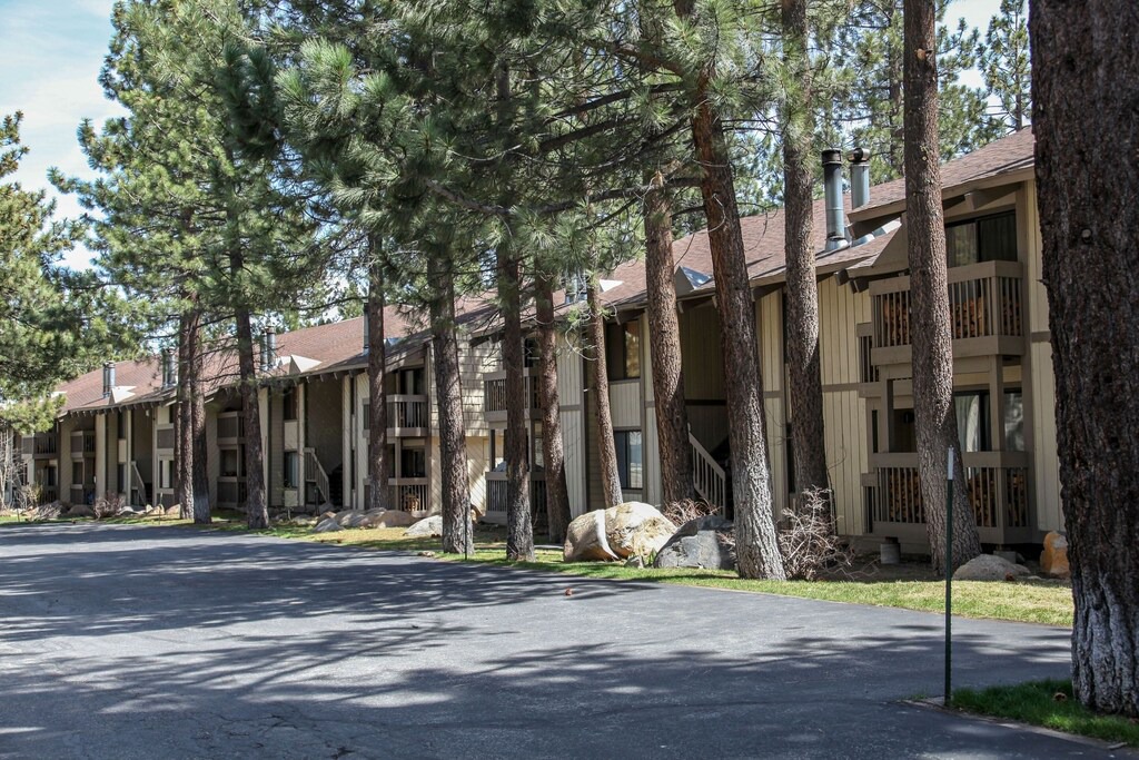 Photo of Buildings in Sierra Holiday