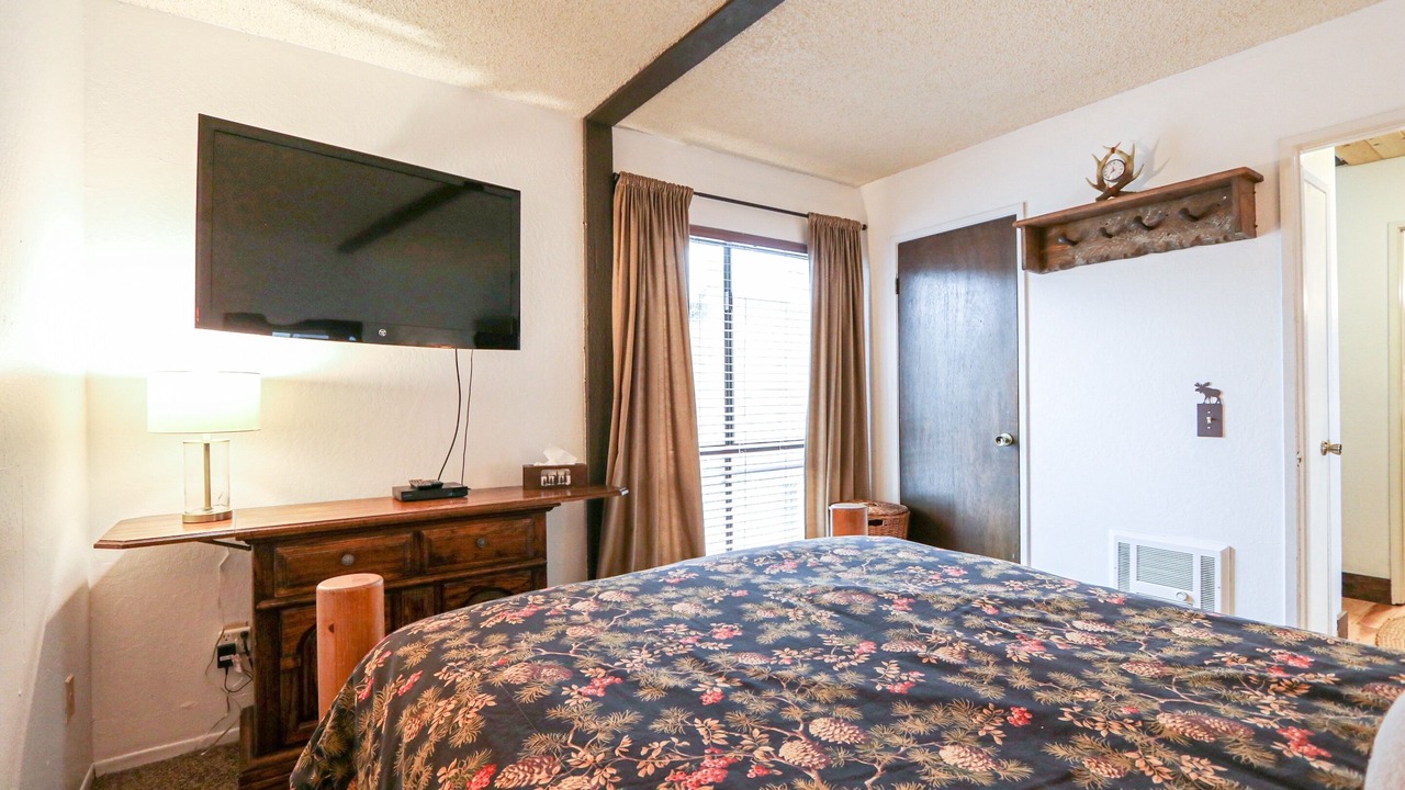 Photo of Bedroom in Majestic Pines